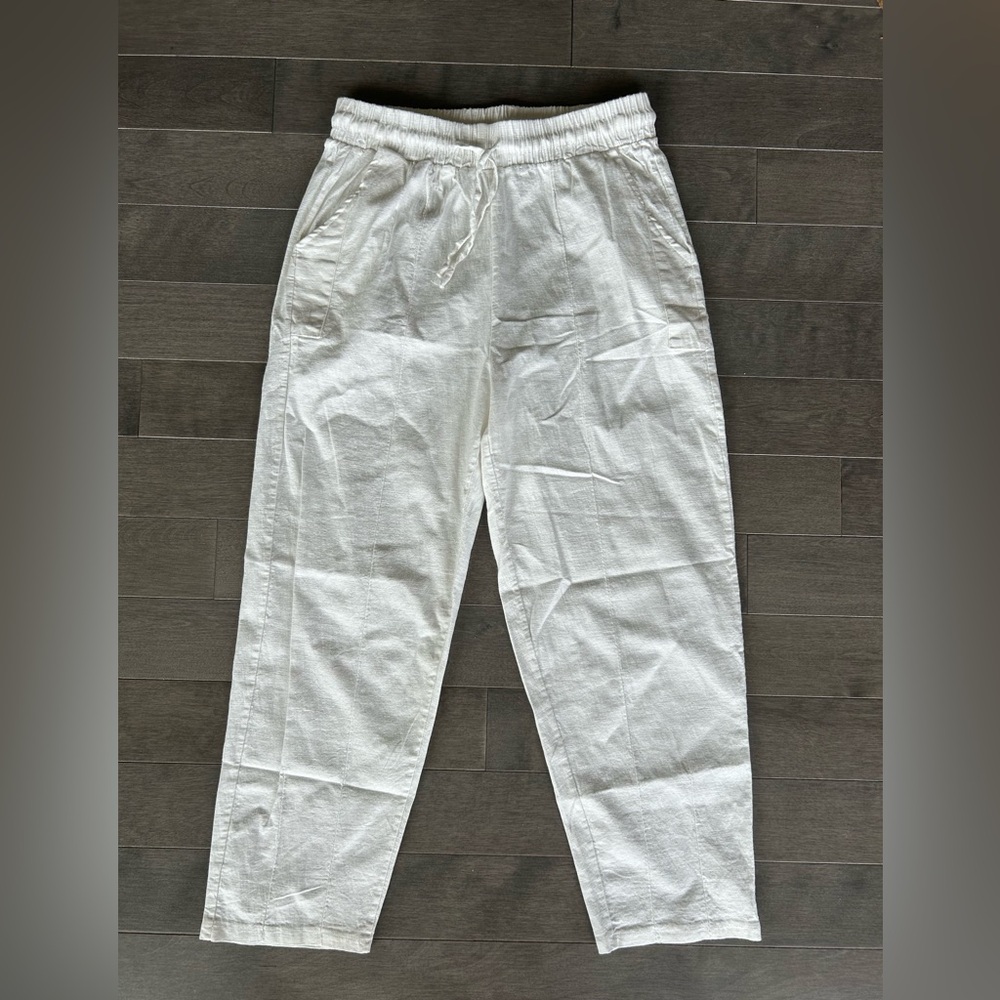 Women’s size small White Casual Pants